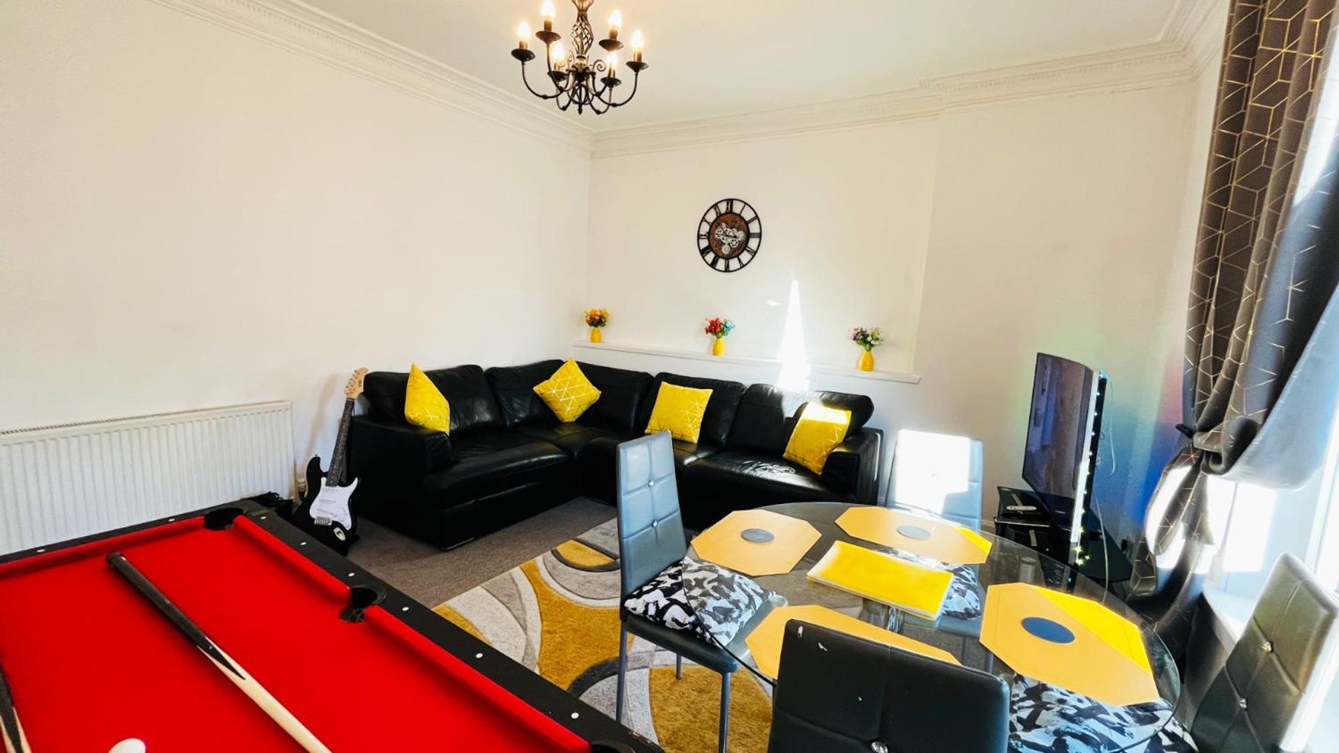 2 Bedrooms Entire Apartment Self Check In Kelty Exterior photo